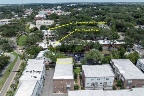 Townhouse in Winter Garden, Florida 3 bedrooms, 225.94 sq.m. № 2231423 - photo 3