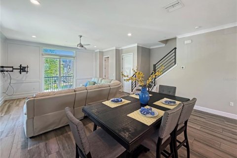 Townhouse in Winter Garden, Florida 3 bedrooms, 225.94 sq.m. № 2231423 - photo 13