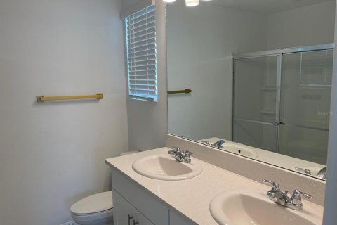 Townhouse in Poinciana, Florida 2 bedrooms, 116.59 sq.m. № 2167865 - photo 11