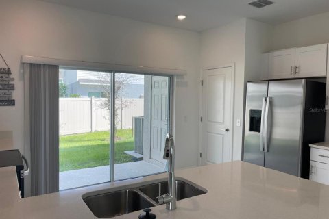 Townhouse in Poinciana, Florida 2 bedrooms, 116.59 sq.m. № 2167865 - photo 7