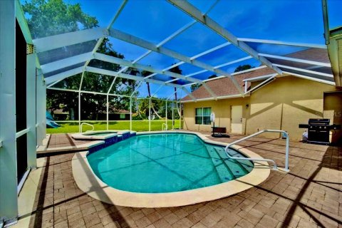 House in Palm Coast, Florida 5 bedrooms, 313.17 sq.m. № 2219286 - photo 3