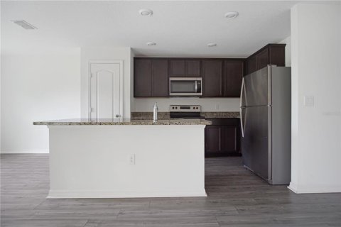 Casa en alquiler en Poinciana, Florida, 3 dormitorios, 149.85 m2 № 1905827 - foto 8