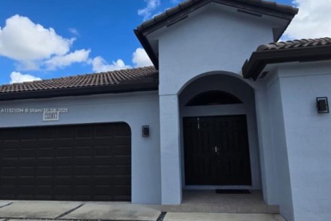 Casa en venta en Miami, Florida, 4 dormitorios, 195.75 m2 № 1984372 - foto 29