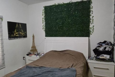 Casa en venta en Miami, Florida, 4 dormitorios, 195.75 m2 № 1984372 - foto 20