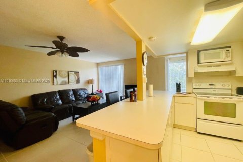 Condo in Sunny Isles Beach, Florida, 1 bedroom  № 2039213 - photo 8