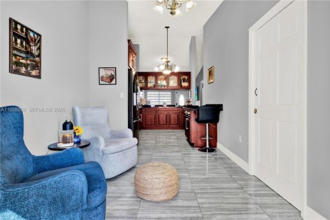 Casa en venta en Hialeah, Florida, 3 dormitorios, 120.31 m2 № 2019664 - foto 5