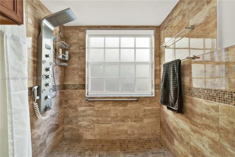 Casa en venta en Hialeah, Florida, 3 dormitorios, 120.31 m2 № 2019664 - foto 16