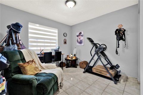 Casa en venta en Hialeah, Florida, 3 dormitorios, 120.31 m2 № 2019664 - foto 21