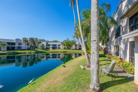 Condominio en venta en Coconut Creek, Florida, 3 dormitorios № 2029502 - foto 17