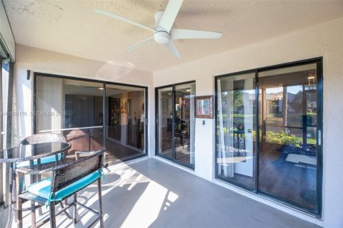Condominio en venta en Coconut Creek, Florida, 3 dormitorios № 2029502 - foto 16