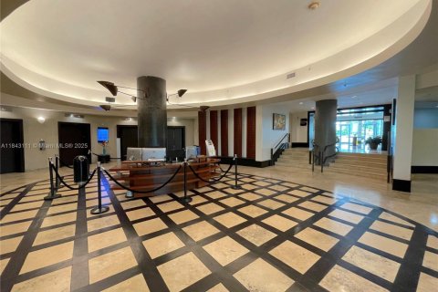 Condominio en venta en Miami Beach, Florida, 1 dormitorio, 68.47 m2 № 1836271 - foto 2