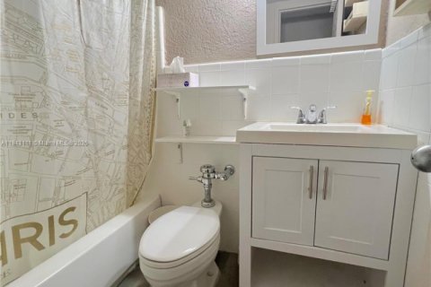 Condominio en venta en Miami Beach, Florida, 1 dormitorio, 68.47 m2 № 1836271 - foto 15