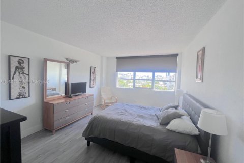 Condominio en venta en Miami Beach, Florida, 1 dormitorio, 68.47 m2 № 1836271 - foto 12