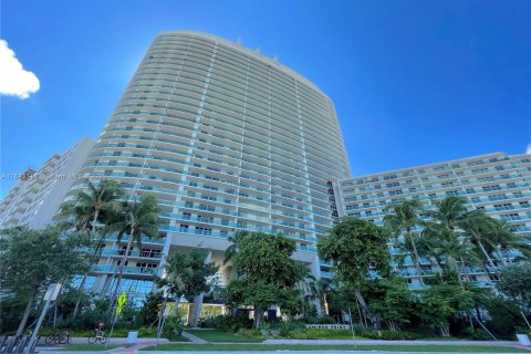 Condominio en venta en Miami Beach, Florida, 1 dormitorio, 68.47 m2 № 1836271 - foto 1