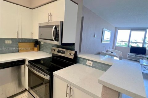Condominio en venta en Miami Beach, Florida, 1 dormitorio, 68.47 m2 № 1836271 - foto 7