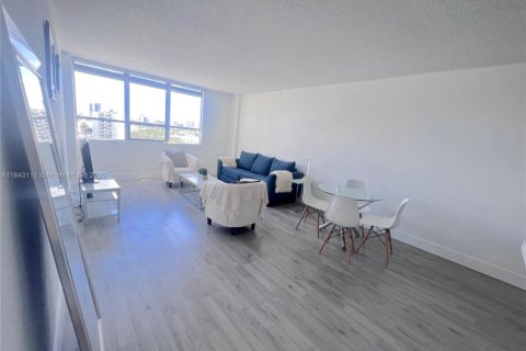 Condominio en venta en Miami Beach, Florida, 1 dormitorio, 68.47 m2 № 1836271 - foto 23