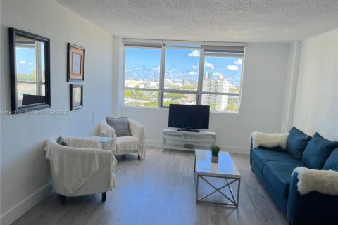 Condominio en venta en Miami Beach, Florida, 1 dormitorio, 68.47 m2 № 1836271 - foto 11