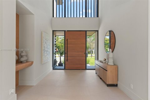 House in Miami, Florida 5 bedrooms, 362.69 sq.m. № 2278998 - photo 11