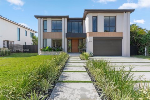 House in Miami, Florida 5 bedrooms, 362.69 sq.m. № 2278998 - photo 9