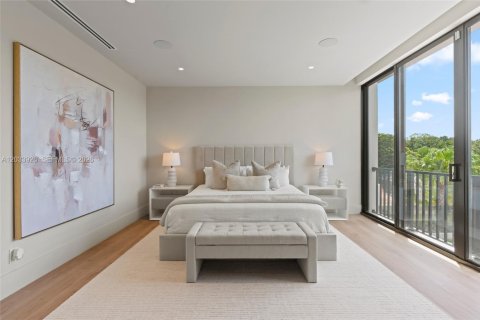 House in Miami, Florida 5 bedrooms, 362.69 sq.m. № 2278998 - photo 27