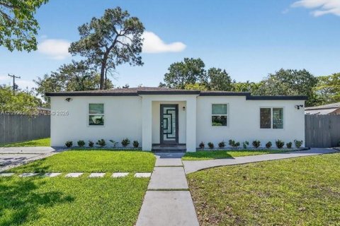 Villa ou maison à North Miami, Floride 2 chambres, 136.19 m2 № 2402298