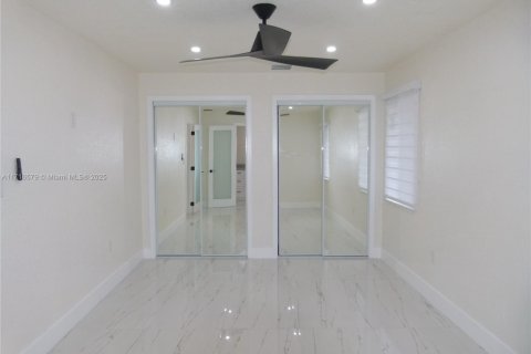Casa en venta en Okeechobee, Florida, 3 dormitorios, 124.3 m2 № 1811317 - foto 28