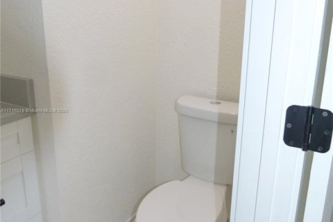 Casa en venta en Okeechobee, Florida, 3 dormitorios, 124.3 m2 № 1811317 - foto 26
