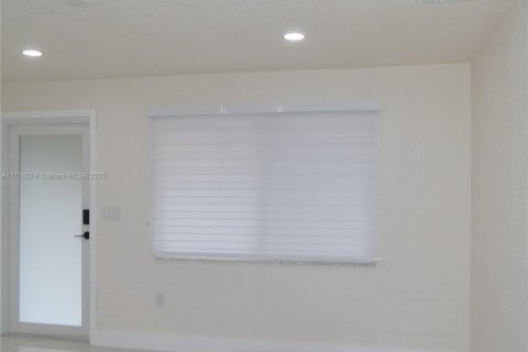 Casa en venta en Okeechobee, Florida, 3 dormitorios, 124.3 m2 № 1811317 - foto 20