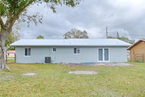 Casa en venta en Okeechobee, Florida, 3 dormitorios, 124.3 m2 № 1811317 - foto 4