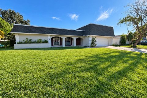 House in New Port Richey, Florida 3 bedrooms, 154.96 sq.m. № 2390984