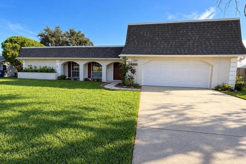 House in New Port Richey, Florida 3 bedrooms, 154.96 sq.m. № 2390984 - photo 3