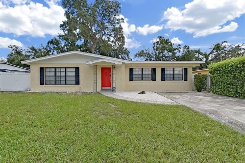 Villa ou maison à louer à Tampa, Floride: 3 chambres, 135.45 m2 № 2430934 - photo 2