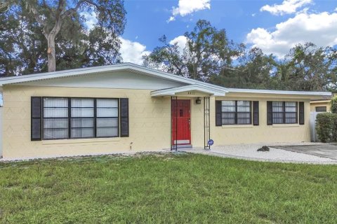 Villa ou maison à louer à Tampa, Floride: 3 chambres, 135.45 m2 № 2430934 - photo 3