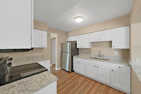 Villa ou maison à louer à Tampa, Floride: 3 chambres, 135.45 m2 № 2430934 - photo 15