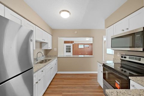 Villa ou maison à louer à Tampa, Floride: 3 chambres, 135.45 m2 № 2430934 - photo 18