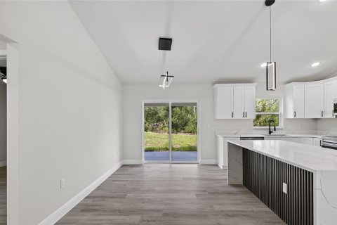 House in Dunnellon, Florida 3 bedrooms, 124.58 sq.m. № 2266401 - photo 15