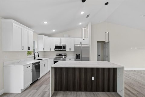 House in Dunnellon, Florida 3 bedrooms, 124.58 sq.m. № 2266401 - photo 7