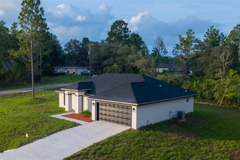 House in Dunnellon, Florida 3 bedrooms, 124.58 sq.m. № 2266401 - photo 3