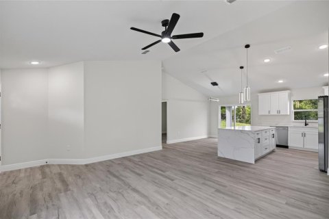 House in Dunnellon, Florida 3 bedrooms, 124.58 sq.m. № 2266401 - photo 6