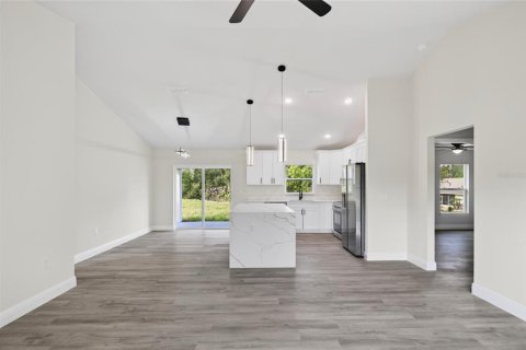 House in Dunnellon, Florida 3 bedrooms, 124.58 sq.m. № 2266401 - photo 16