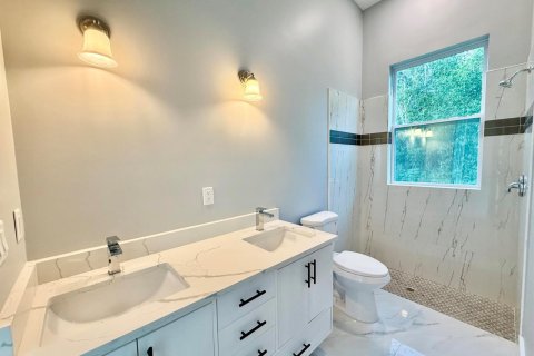 House in Port St. Lucie, Florida 3 bedrooms, 161.65 sq.m. № 2082930 - photo 13