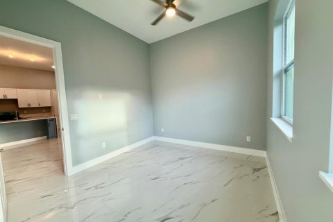 House in Port St. Lucie, Florida 3 bedrooms, 161.65 sq.m. № 2082930 - photo 14