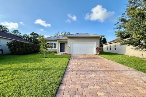 House in Port St. Lucie, Florida 3 bedrooms, 161.65 sq.m. № 2082930