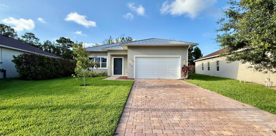 House in Port St. Lucie, Florida 3 bedrooms, 161.65 sq.m. № 2082930