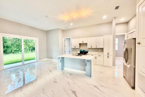 House in Port St. Lucie, Florida 3 bedrooms, 161.65 sq.m. № 2082930 - photo 8