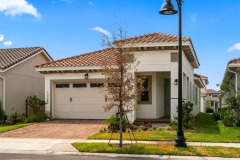 House in Orlando, Florida 3 bedrooms, 168.34 sq.m. № 1851900 - photo 2