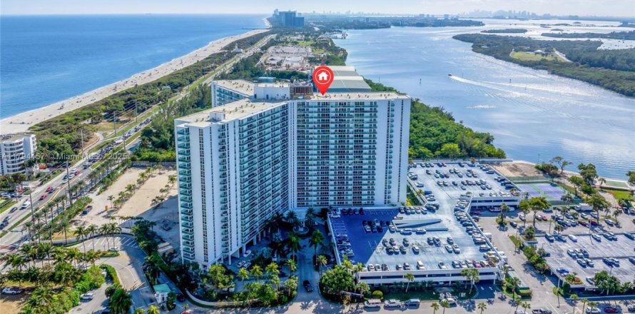 Condo à Sunny Isles Beach, Floride, 2 chambres № 1934344