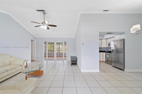 House in Sunrise, Florida 3 bedrooms, 97.27 sq.m. № 1825802 - photo 5