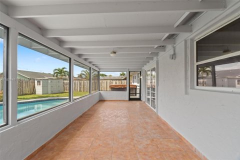 House in Sunrise, Florida 3 bedrooms, 97.27 sq.m. № 1825802 - photo 26