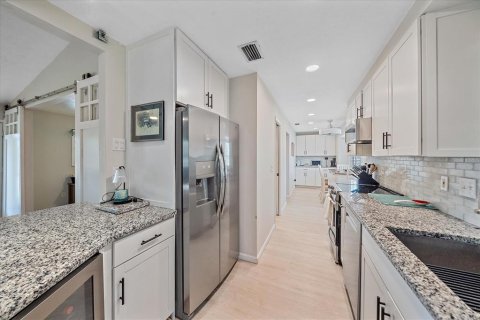 House in Venice, Florida 2 bedrooms, 92.62 sq.m. № 1875955 - photo 4